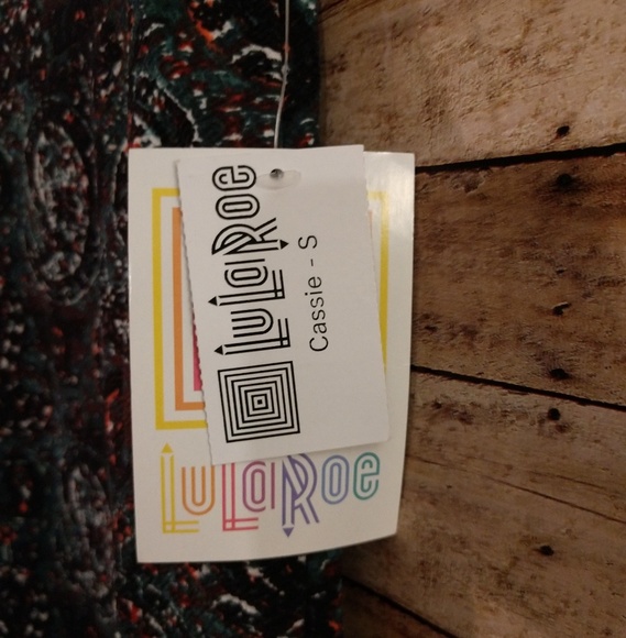 2/$10 LuLaRoe Cassie Stretchy Midi Skirt Small - Picture 4 of 5